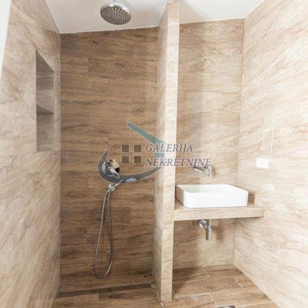 Trosoban stan na prodaju, Hala Pionir, Beograd, 68m², 237.500 €