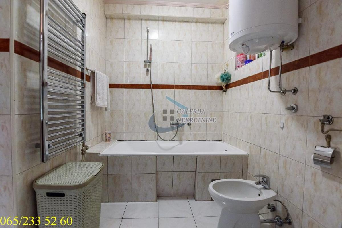 Četvorosoban stan na prodaju, Gundulićev Venac, Beograd, 104m², 5. sprat, 380.000 €