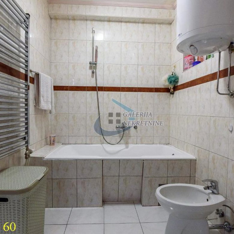 Četvorosoban stan na prodaju, Gundulićev Venac, Beograd, 104m², 5. sprat, 380.000 €