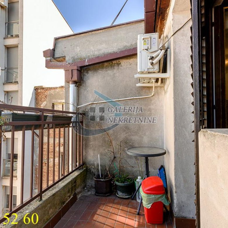 Četvorosoban stan na prodaju, Đeram Pijaca, Beograd, 81m², 300.000 €