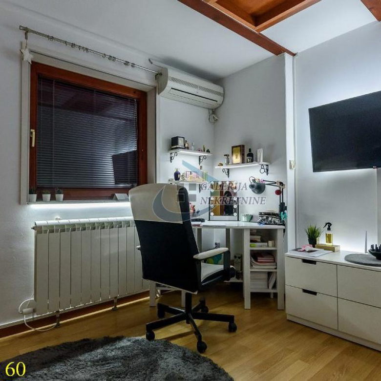 Četvorosoban stan na prodaju, Gundulićev Venac, Beograd, 104m², 5. sprat, 380.000 €
