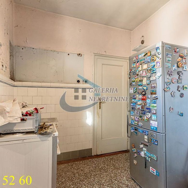 Trosoban stan na prodaju, Studentski Trg, Beograd, 77m², 4. sprat, 377.000 €