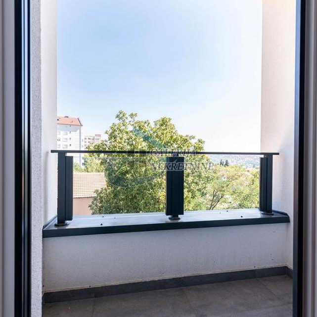Trosoban stan na prodaju, Kluz, Beograd, 67m², 3. sprat, 240.000 €