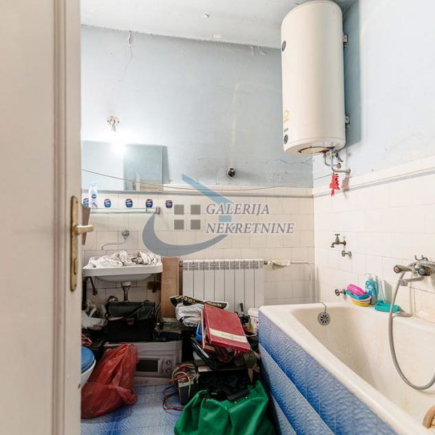 Trosoban stan na prodaju, Studentski Trg, Beograd, 77m², 4. sprat, 377.000 €