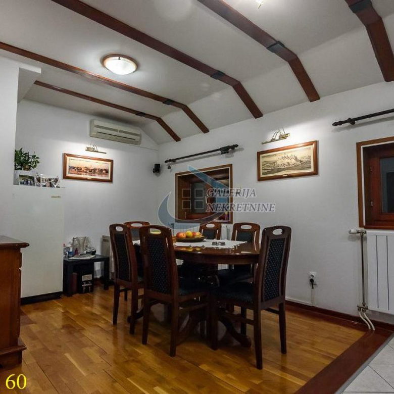Četvorosoban stan na prodaju, Gundulićev Venac, Beograd, 104m², 5. sprat, 380.000 €