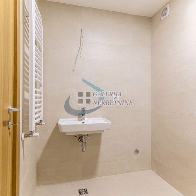 Trosoban stan na prodaju, Kluz, Beograd, 67m², 3. sprat, 240.000 €