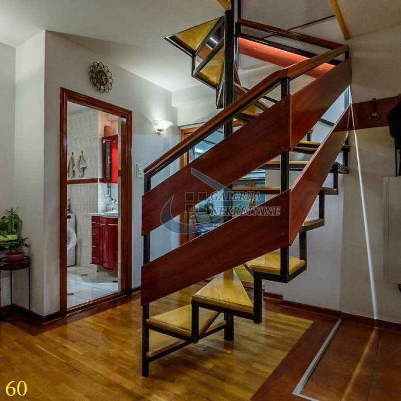 Četvorosoban stan na prodaju, Gundulićev Venac, Beograd, 104m², 5. sprat, 380.000 €