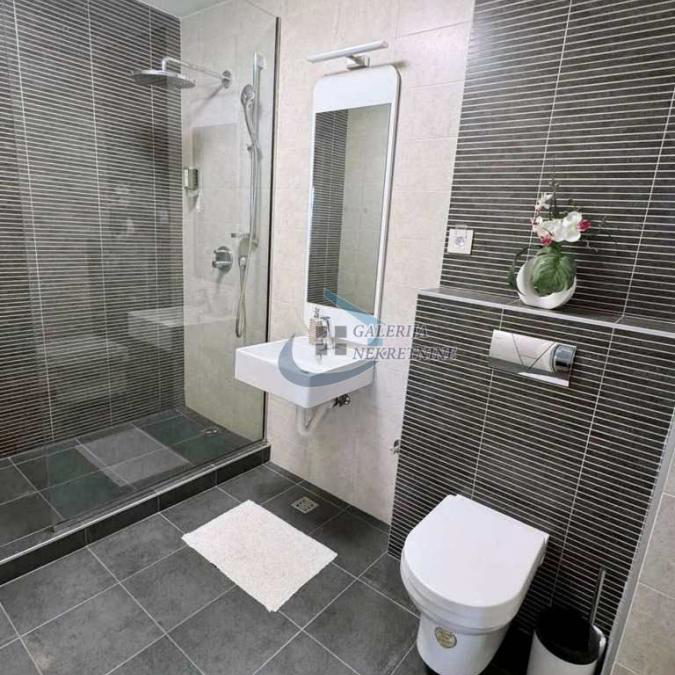 Četvoroiposoban stan na prodaju, Skojevsko Naselje, Beograd, 270m², 580.000 €