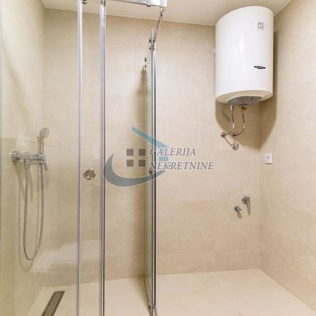 Trosoban stan na prodaju, Kluz, Beograd, 67m², 3. sprat, 240.000 €
