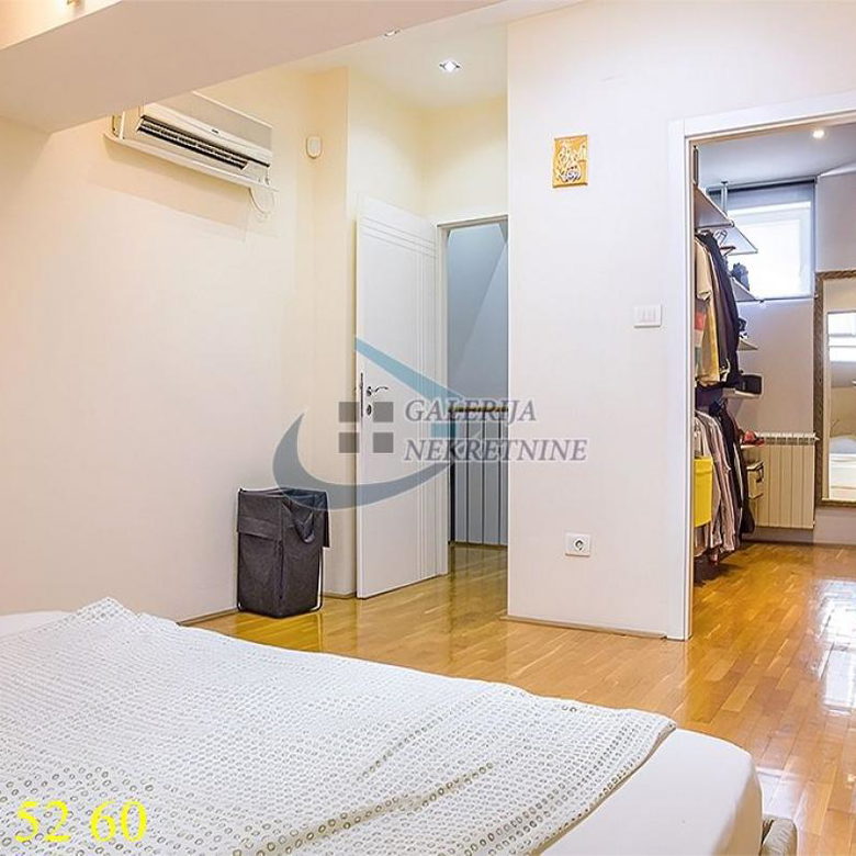 Četvoroiposoban stan na prodaju, Đeram Pijaca, Beograd, 157m², 375.000 €
