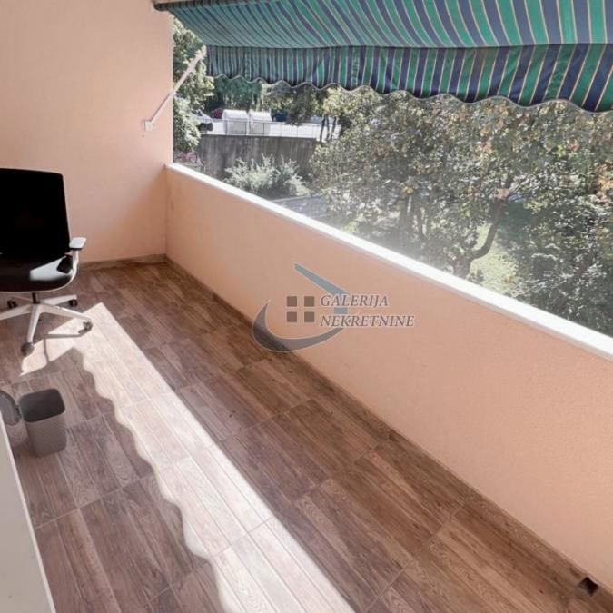 Trosoban stan na prodaju, Farmaceutski Fakultet, Beograd, 75m², 215.000 €