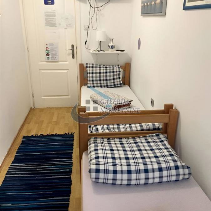 Petosoban stan na prodaju, Ekonomski Fakultet, Beograd, 101m², 1. sprat, 349.800 €