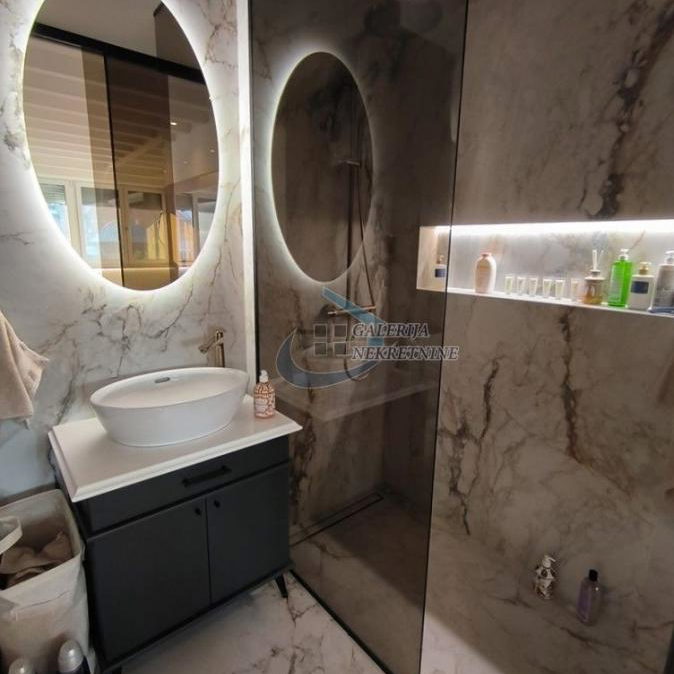 Jednosoban stan na prodaju, Terazije, Beograd, 38m², 1. sprat, 247.000 €