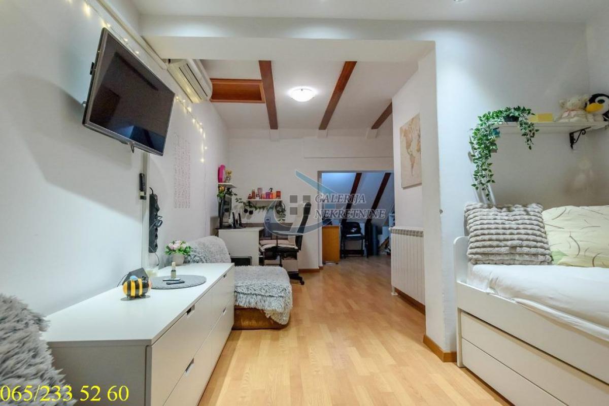 Četvorosoban stan na prodaju, Gundulićev Venac, Beograd, 104m², 5. sprat, 380.000 €
