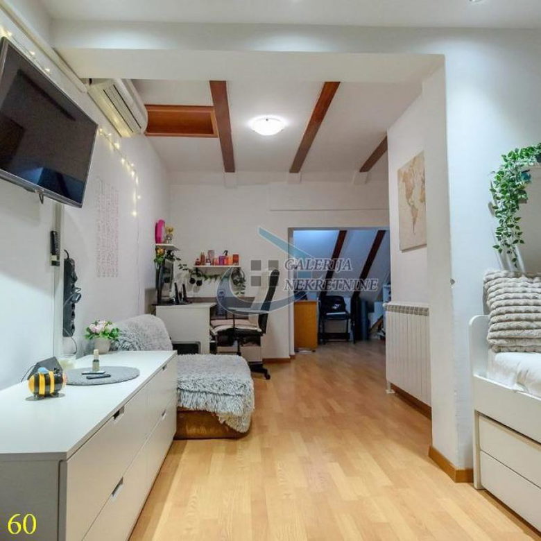 Četvorosoban stan na prodaju, Gundulićev Venac, Beograd, 104m², 5. sprat, 380.000 €