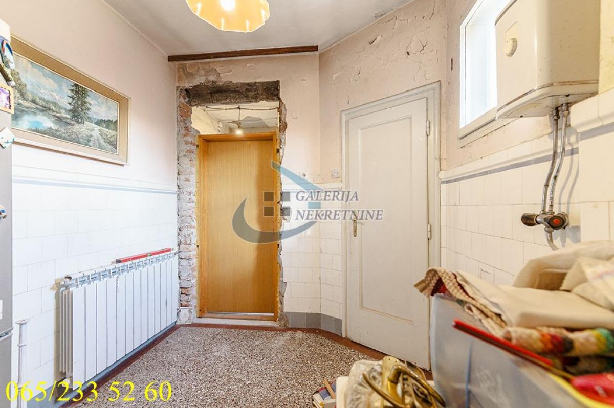 Trosoban stan na prodaju, Studentski Trg, Beograd, 77m², 4. sprat, 377.000 €