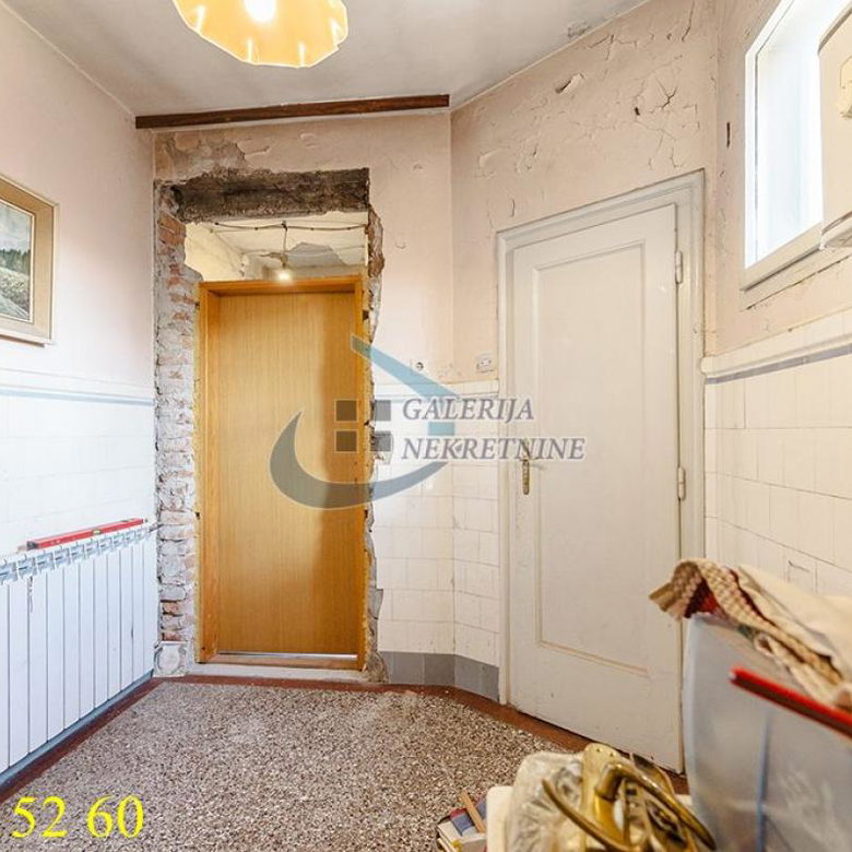 Trosoban stan na prodaju, Studentski Trg, Beograd, 77m², 4. sprat, 377.000 €