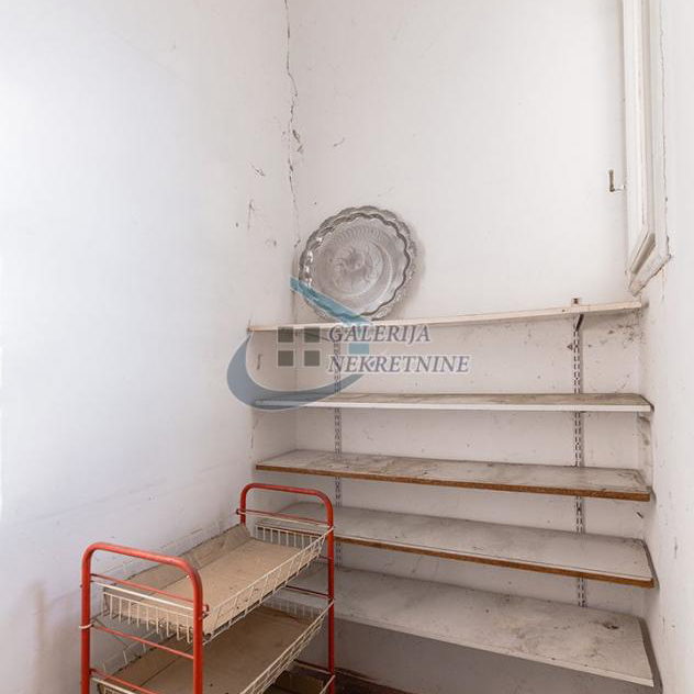 Trosoban stan na prodaju, Studentski Trg, Beograd, 77m², 4. sprat, 377.000 €