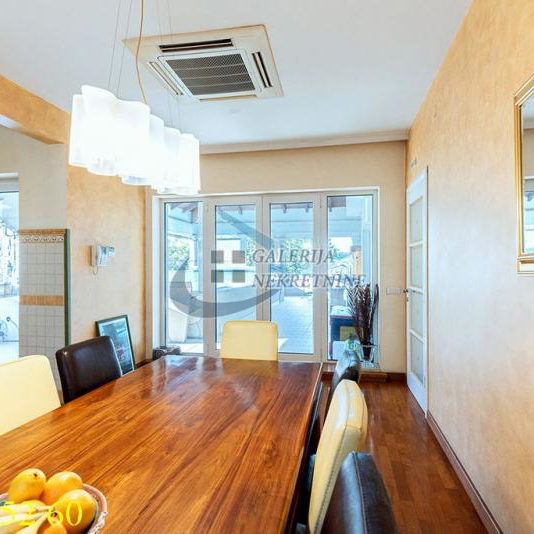 Petosoban stan na prodaju, FON, Beograd, 375m², 980.000 €