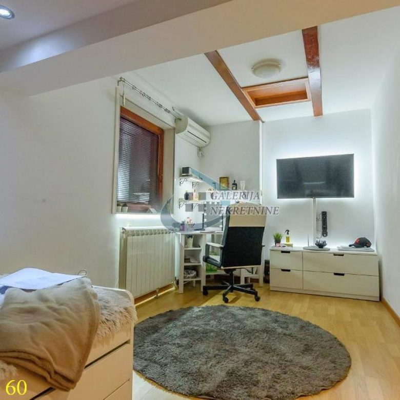 Četvorosoban stan na prodaju, Gundulićev Venac, Beograd, 104m², 5. sprat, 380.000 €