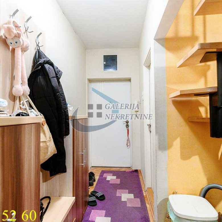 Trosoban stan na prodaju, Karaburma, Beograd, 72m², 4. sprat, 155.000 €