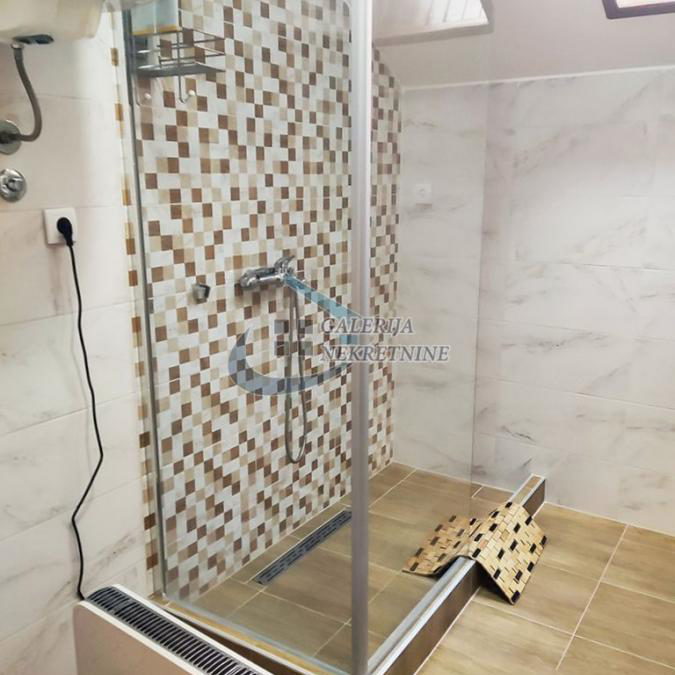 Četvoroiposoban stan za izdavanje, Filmski Grad, Beograd, 135m², 1.100 €/mes
