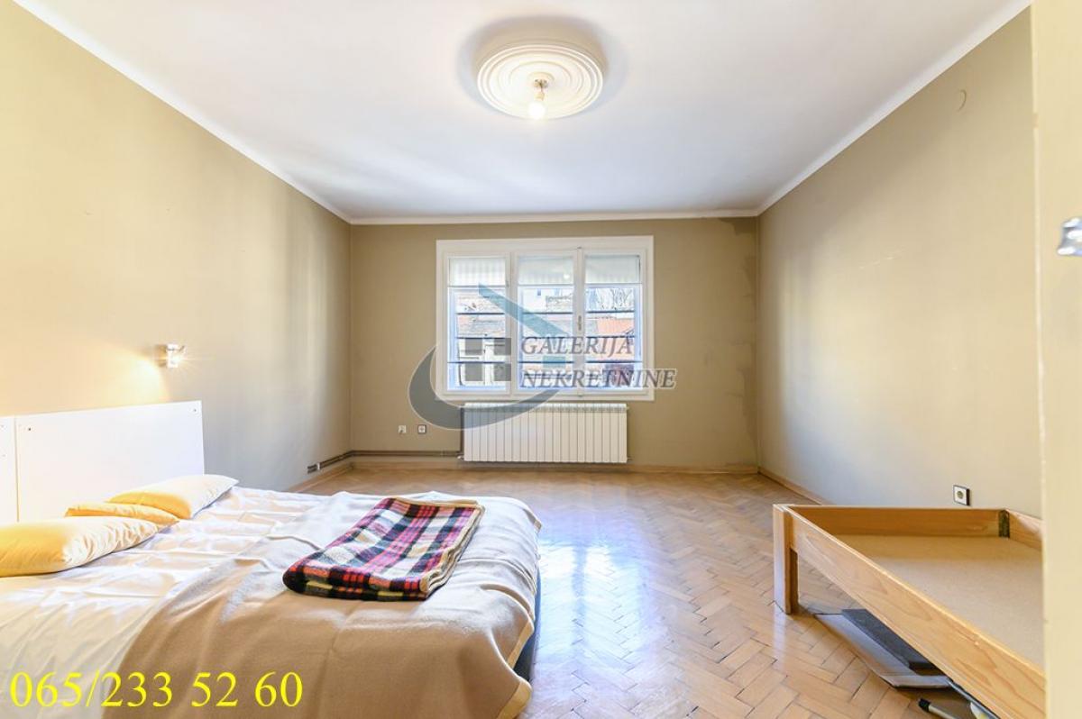 Trosoban stan na prodaju, Zeleni Venac, Beograd, 72m², 225.000 €