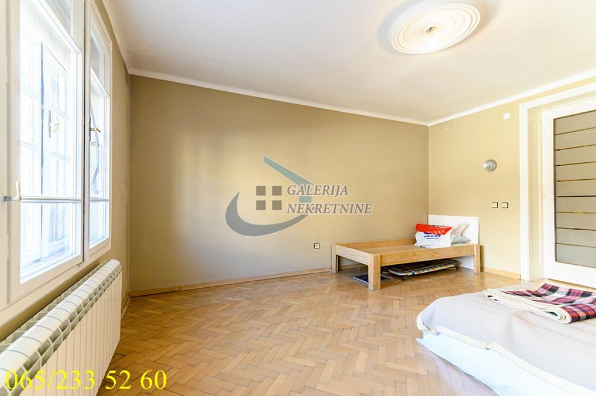 Trosoban stan na prodaju, Zeleni Venac, Beograd, 72m², 225.000 €