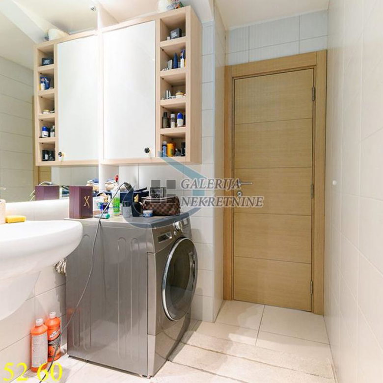 Trosoban stan na prodaju, Južni Bulevar, Beograd, 83m², 389.000 €