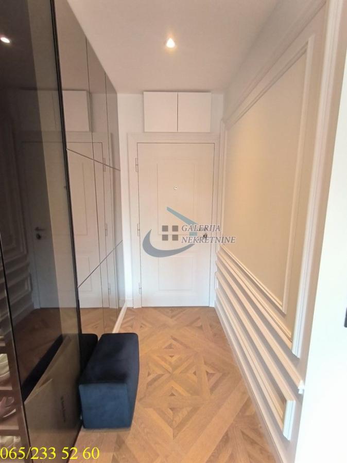 Jednosoban stan na prodaju, Terazije, Beograd, 38m², 1. sprat, 247.000 €