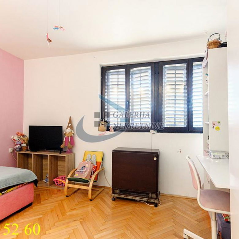 Četvorosoban stan na prodaju, Đeram Pijaca, Beograd, 81m², 300.000 €