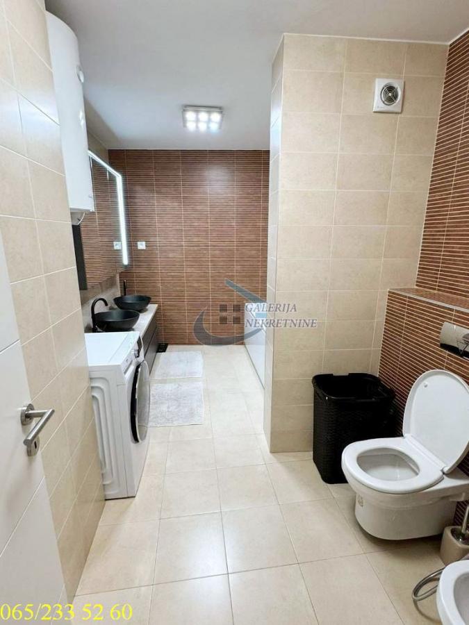 Četvoroiposoban stan na prodaju, Skojevsko Naselje, Beograd, 270m², 580.000 €