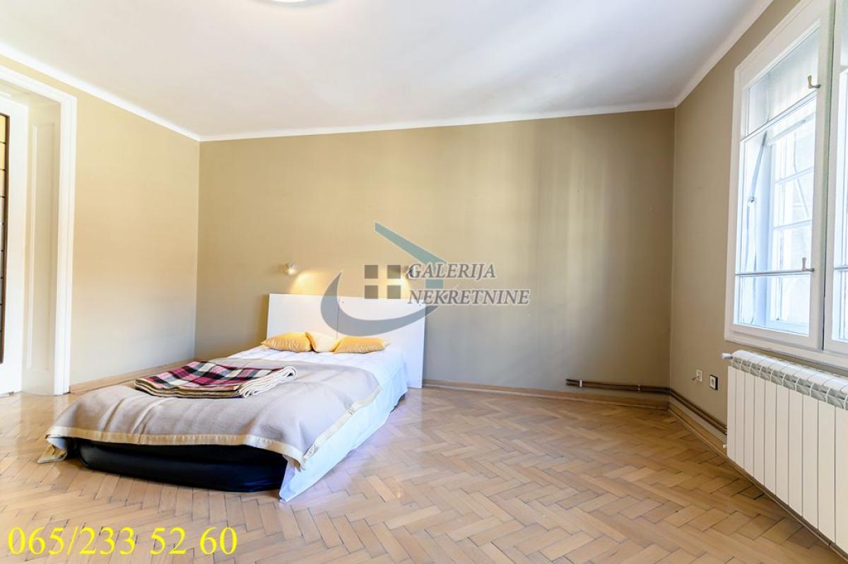 Trosoban stan na prodaju, Zeleni Venac, Beograd, 72m², 225.000 €