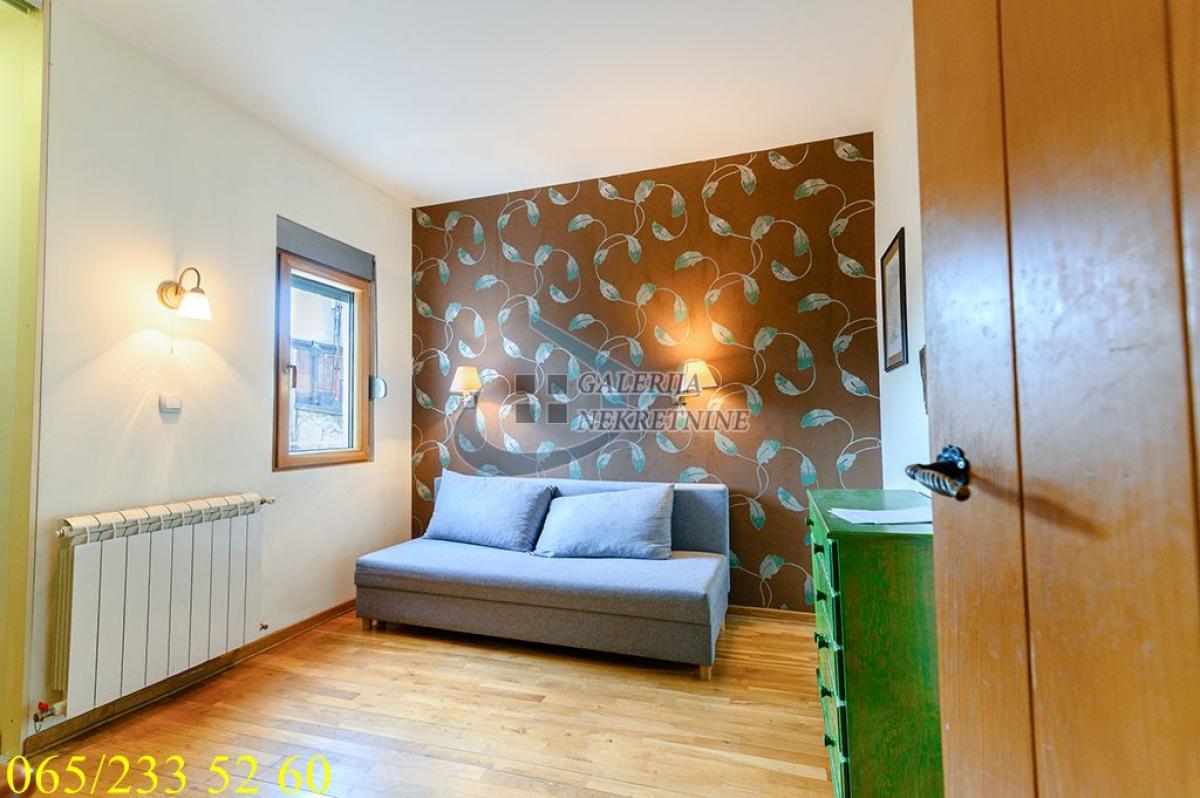 Trosoban stan na prodaju, Atelje 212, Beograd, 78m², 4. sprat, 315.000 €