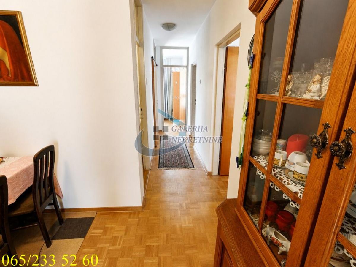 Troiposoban stan na prodaju, Labudovo Brdo, Beograd, 95m², 270.000 €