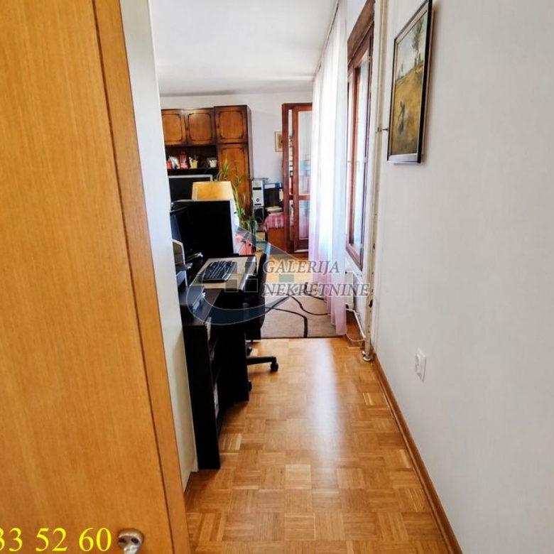 Troiposoban stan na prodaju, Labudovo Brdo, Beograd, 95m², 270.000 €