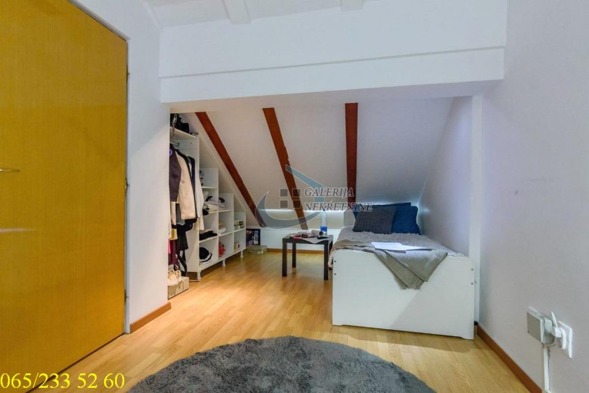 Četvorosoban stan na prodaju, Gundulićev Venac, Beograd, 104m², 5. sprat, 380.000 €