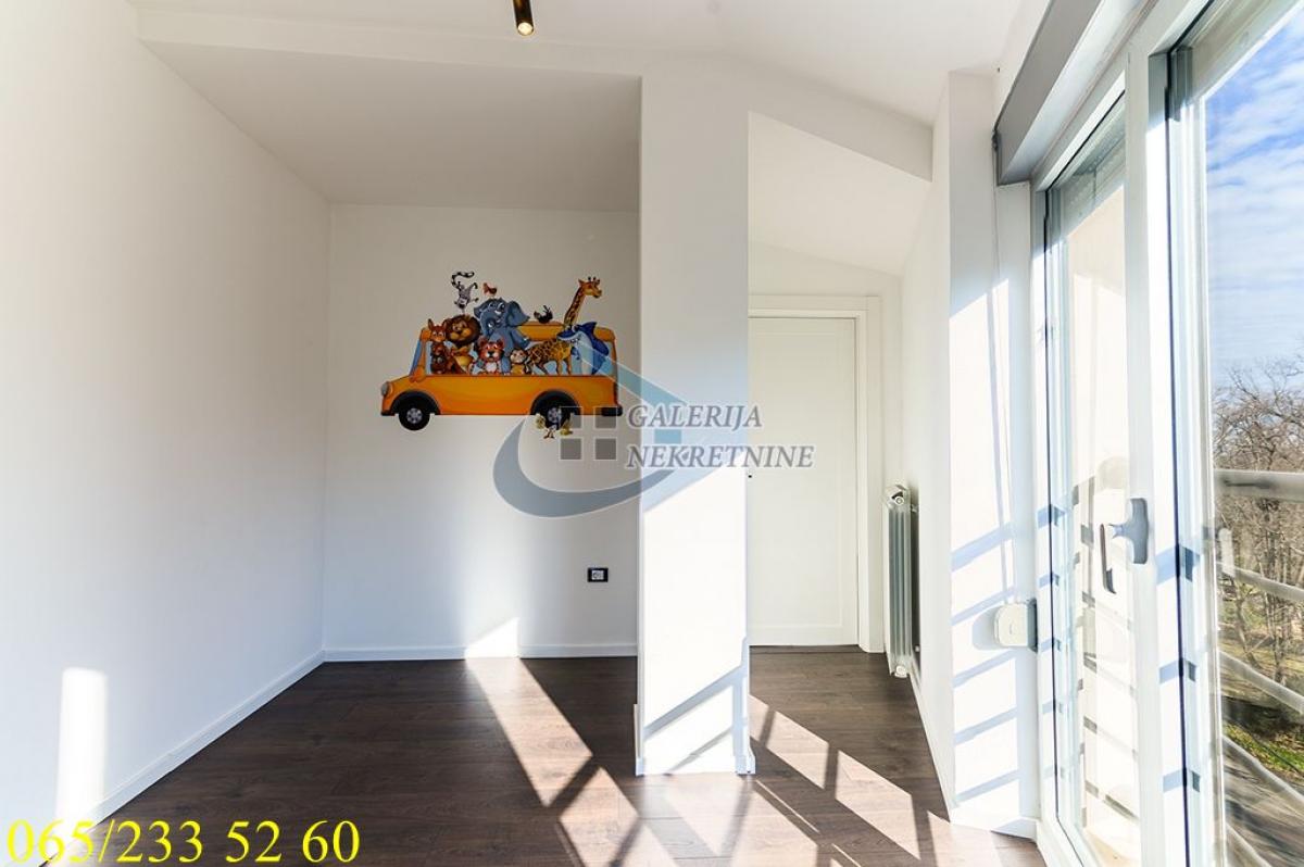 Petosoban stan za izdavanje, Banovo Brdo, Beograd, 195m², 2.500 €/mes