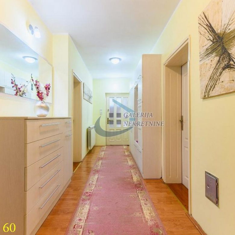 Kuća na prodaju, Borča, Beograd, 247m², 470.000 €