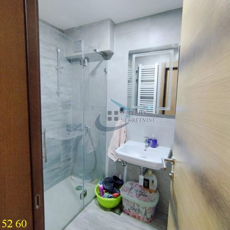Petosoban stan za izdavanje, Filmski Grad, Beograd, 165m², 1.800 €/mes