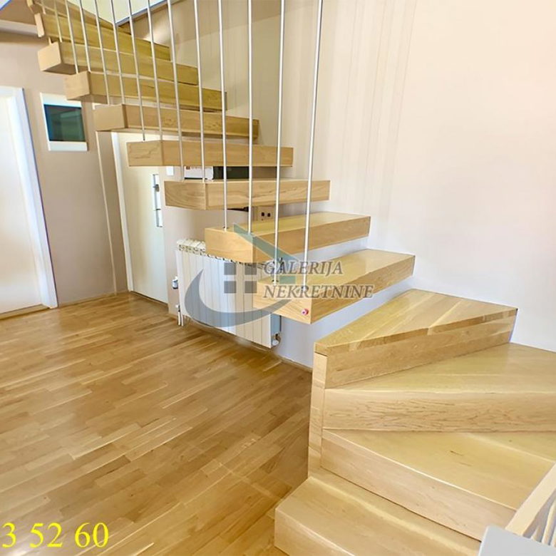 Četvoroiposoban stan na prodaju, Đeram Pijaca, Beograd, 157m², 375.000 €