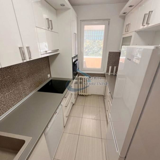 Trosoban stan na prodaju, Farmaceutski Fakultet, Beograd, 75m², 215.000 €