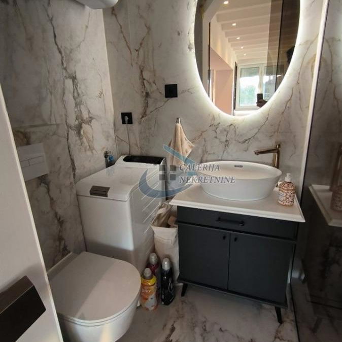 Jednosoban stan na prodaju, Terazije, Beograd, 38m², 1. sprat, 247.000 €