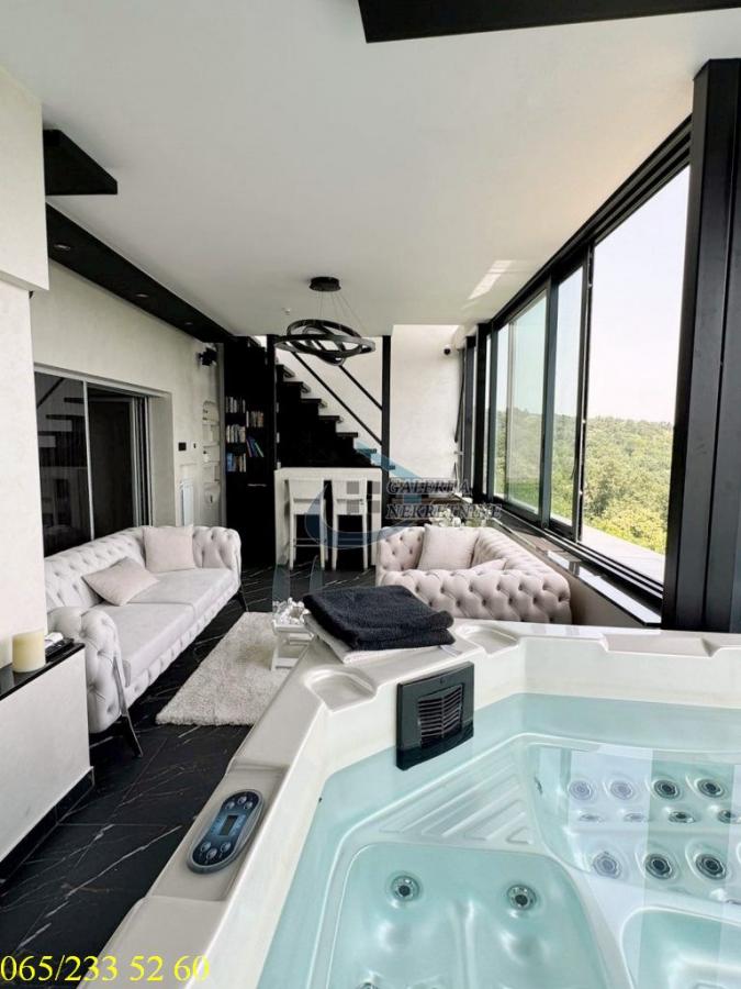 Četvoroiposoban stan na prodaju, Skojevsko Naselje, Beograd, 270m², 580.000 €