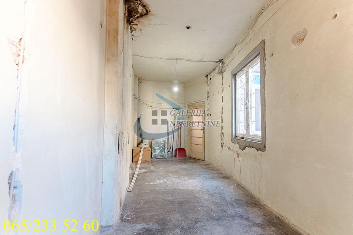 Trosoban stan na prodaju, Studentski Trg, Beograd, 77m², 4. sprat, 377.000 €