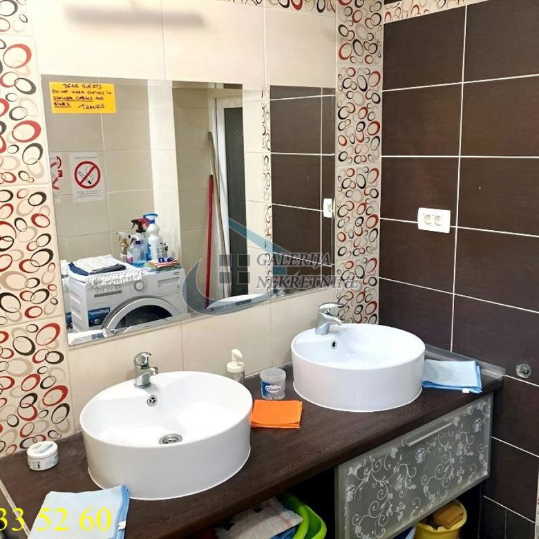 Petosoban stan na prodaju, Ekonomski Fakultet, Beograd, 101m², 1. sprat, 349.800 €