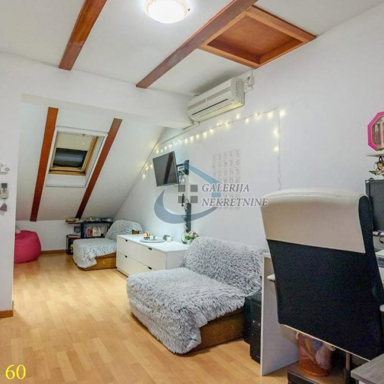 Četvorosoban stan na prodaju, Gundulićev Venac, Beograd, 104m², 5. sprat, 380.000 €