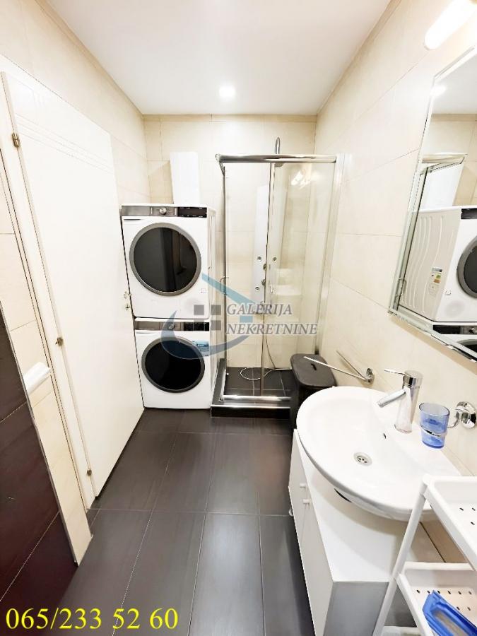 Četvoroiposoban stan na prodaju, Đeram Pijaca, Beograd, 157m², 375.000 €