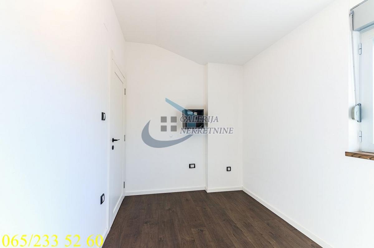 Petosoban stan za izdavanje, Banovo Brdo, Beograd, 195m², 2.500 €/mes