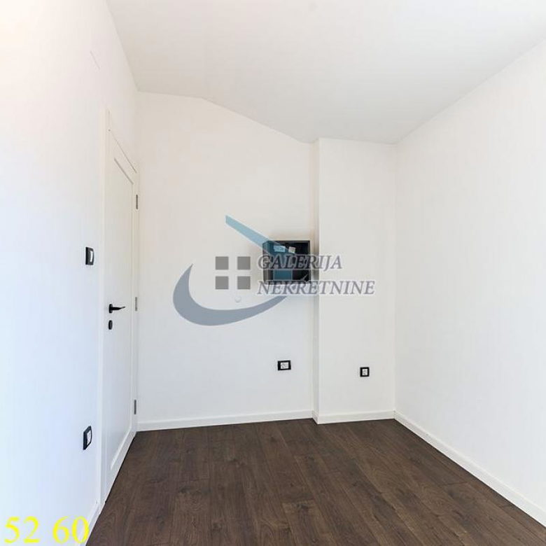 Petosoban stan za izdavanje, Banovo Brdo, Beograd, 195m², 2.500 €/mes
